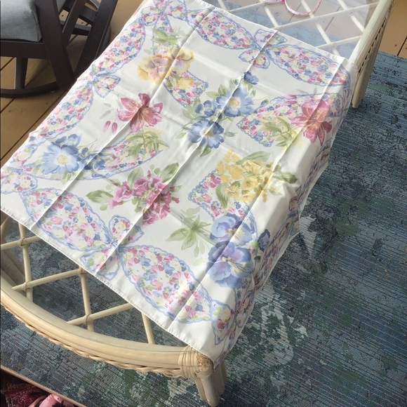 Vintage Liz Claiborne silk flowered scarf - Picture 1 of 5